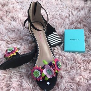 Size 7  Betsey Johnson sandals